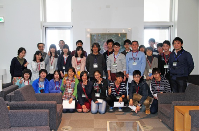 Science Camp 2015 group photo with Kavli IPMU Director Hitoshi Murayama.    