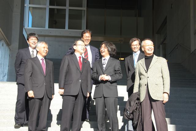 Mr.Nakagawa chatting with Murayama