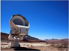 図1 チリ・アタカマ高地に設置されたPOLARBEAR望遠鏡
提供：KEK/POLARBEARコラボレーション
